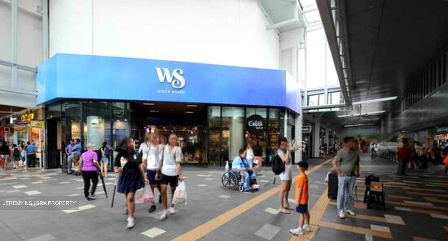 White Sands (D18), Shop House #568693501